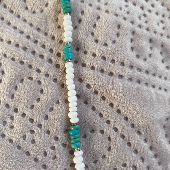 Dyed turquoise howlite choker necklace - Picture 2 of 5